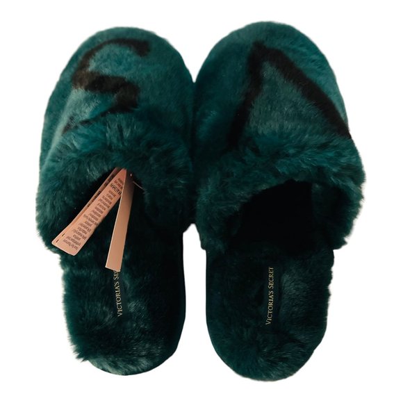 Victoria's Secret Closed Toe Faux Fur Slipper Green Size S/P With Logo - Picture 2 of 5